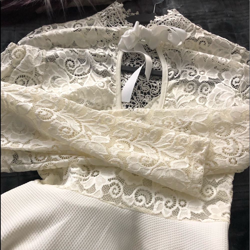 Lace long sleeve short dress